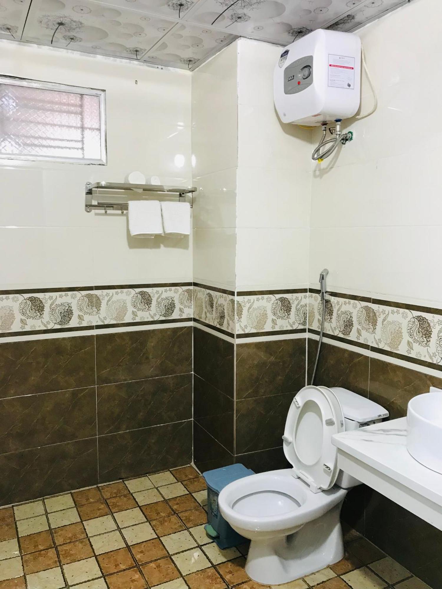 Anh Anh Hotel Бакха Экстерьер фото
